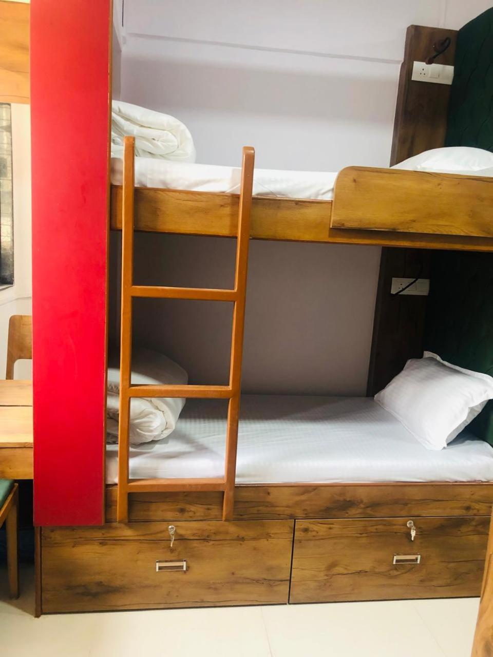 Everest Stays Rooms And Dormitory Mumbai Exterior foto