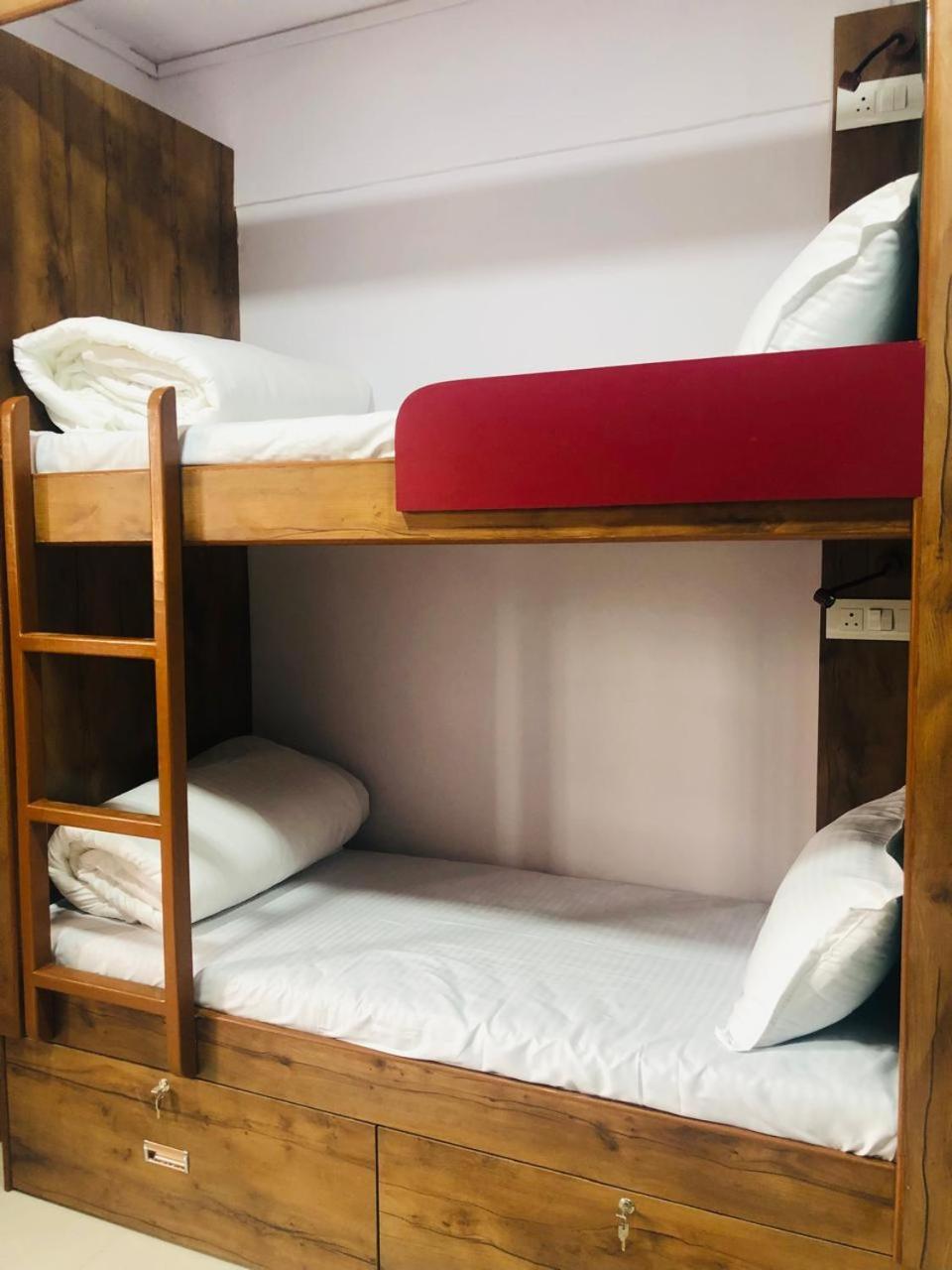 Everest Stays Rooms And Dormitory Mumbai Exterior foto