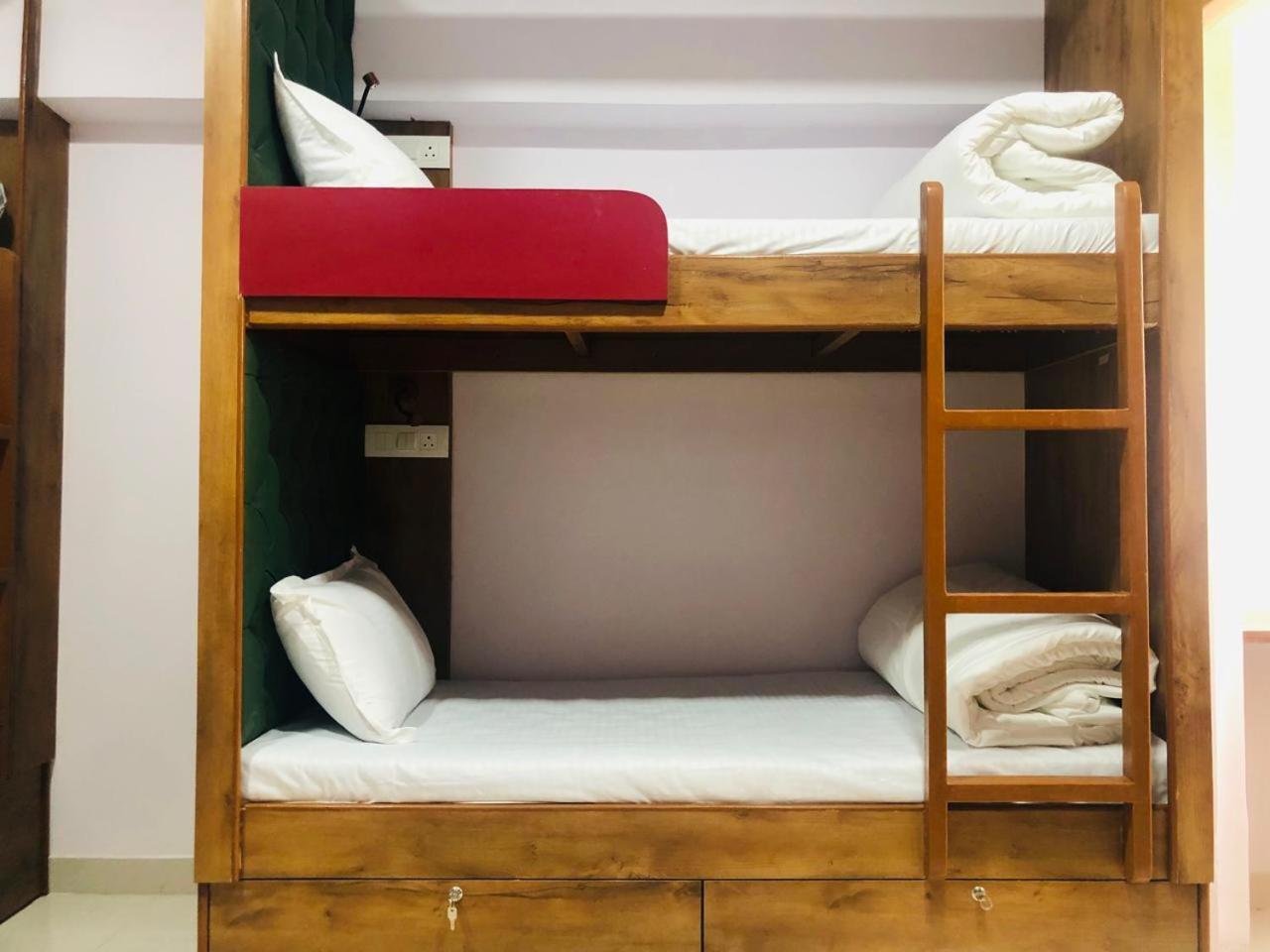Everest Stays Rooms And Dormitory Mumbai Exterior foto